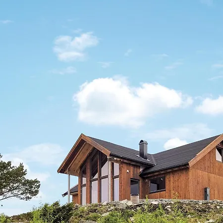 4 Bedroom Cozy Home In Sveio Sveio